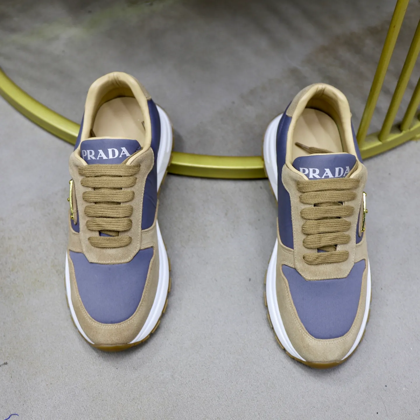 Men's shoes 💰462💰🙅‍♂️🙅‍♂️🙅‍♂️ Brand: PRADA Standard code: 38–44 (45 can be customized) Grade: Same as the official website Material: Original cowhide fabric Comfortable sheepskin lining Lightweight and wear-resistant outsole Style category: Men's fashionable casual shoes and boots Running sneakers Distinguished luxury brand elements Top luxury Color: actual picture color